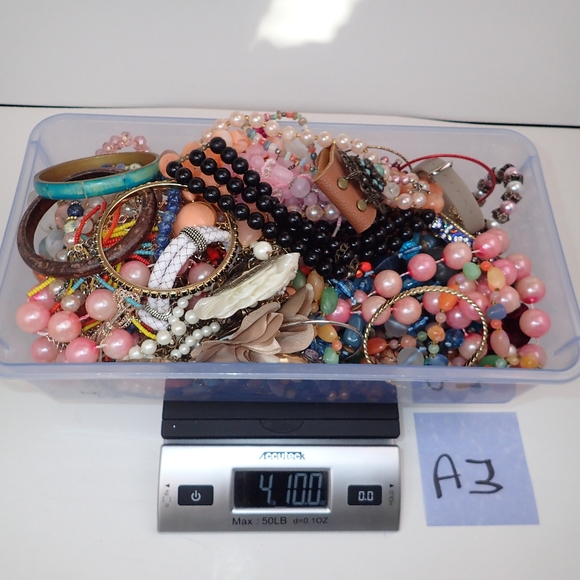 Bulk Jewelry lot A3 - 4lbs 10oz - Picture 2 of 9